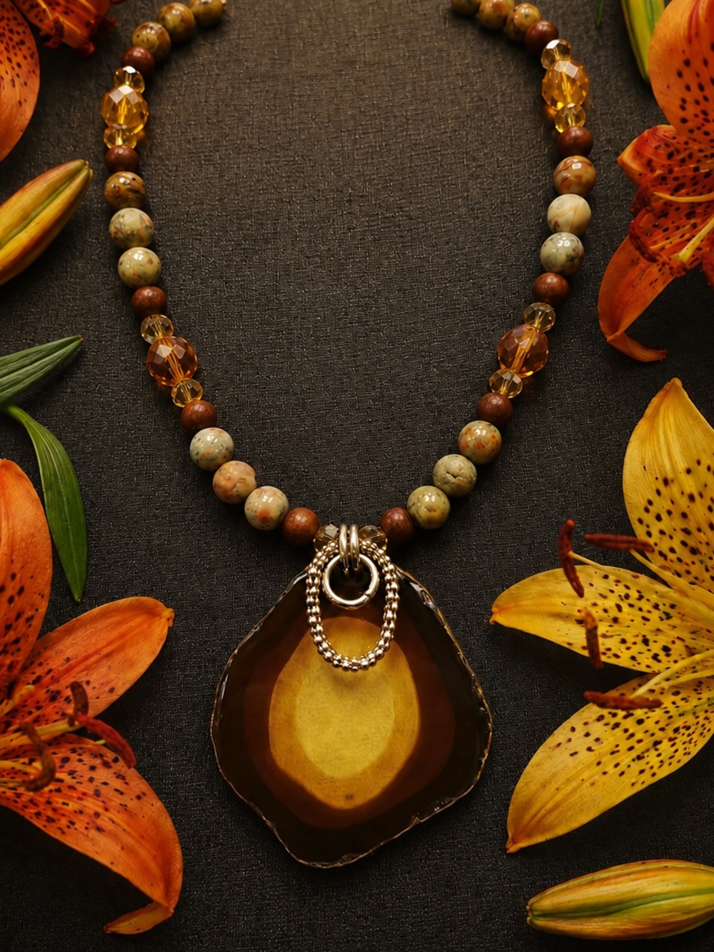 🆕🆕🆕🍁Elegant Mocha Semi-Precious Necklace